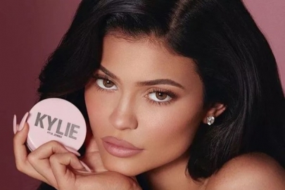 Kylie Jenner凭什么成为最年轻的10亿富翁？