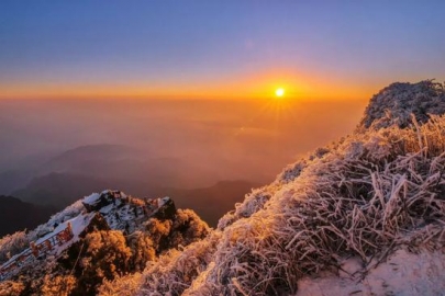 你见过雪后的峨眉山吗？简直像人间仙境