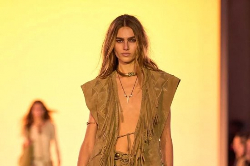 这个秋天的时尚单品，居然是脚上“皱巴巴”的靴子？